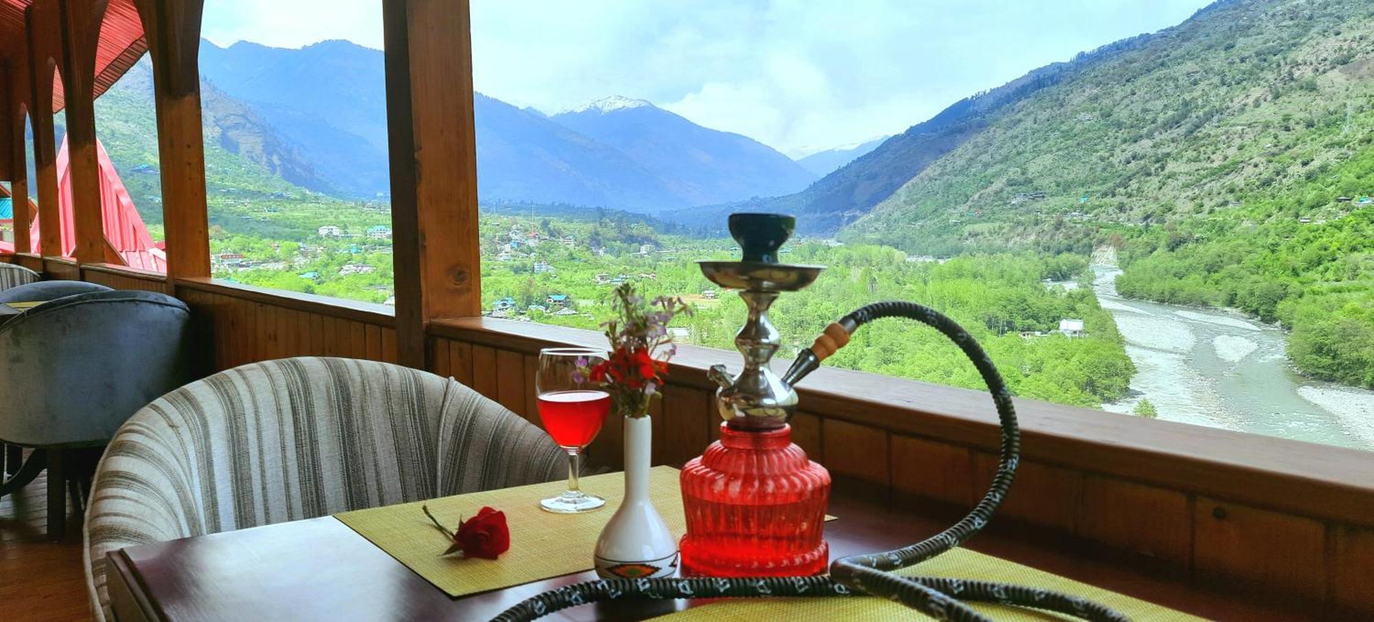 Regenta Inn By Riverside Manali Kültér fotó