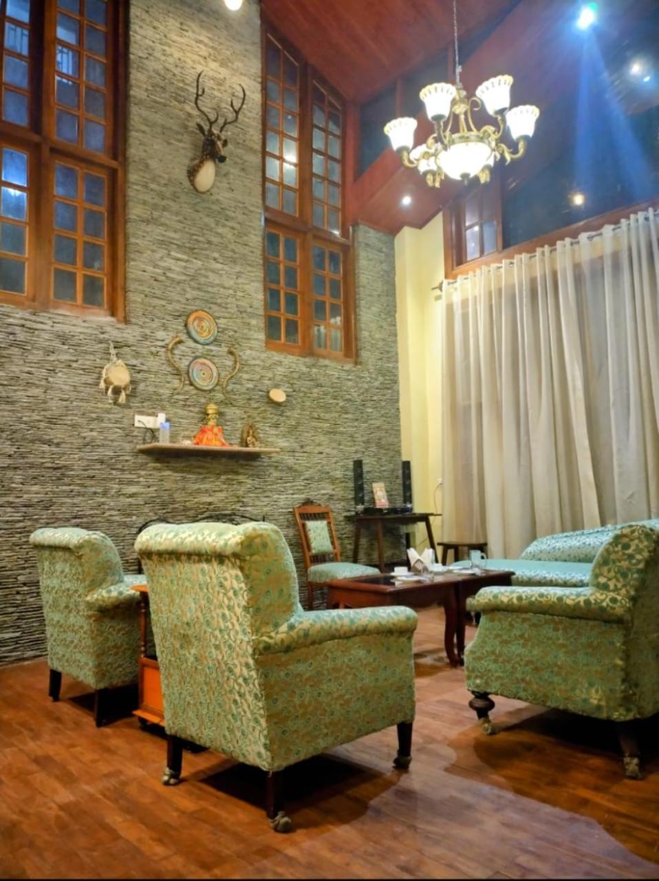 Regenta Inn By Riverside Manali Kültér fotó