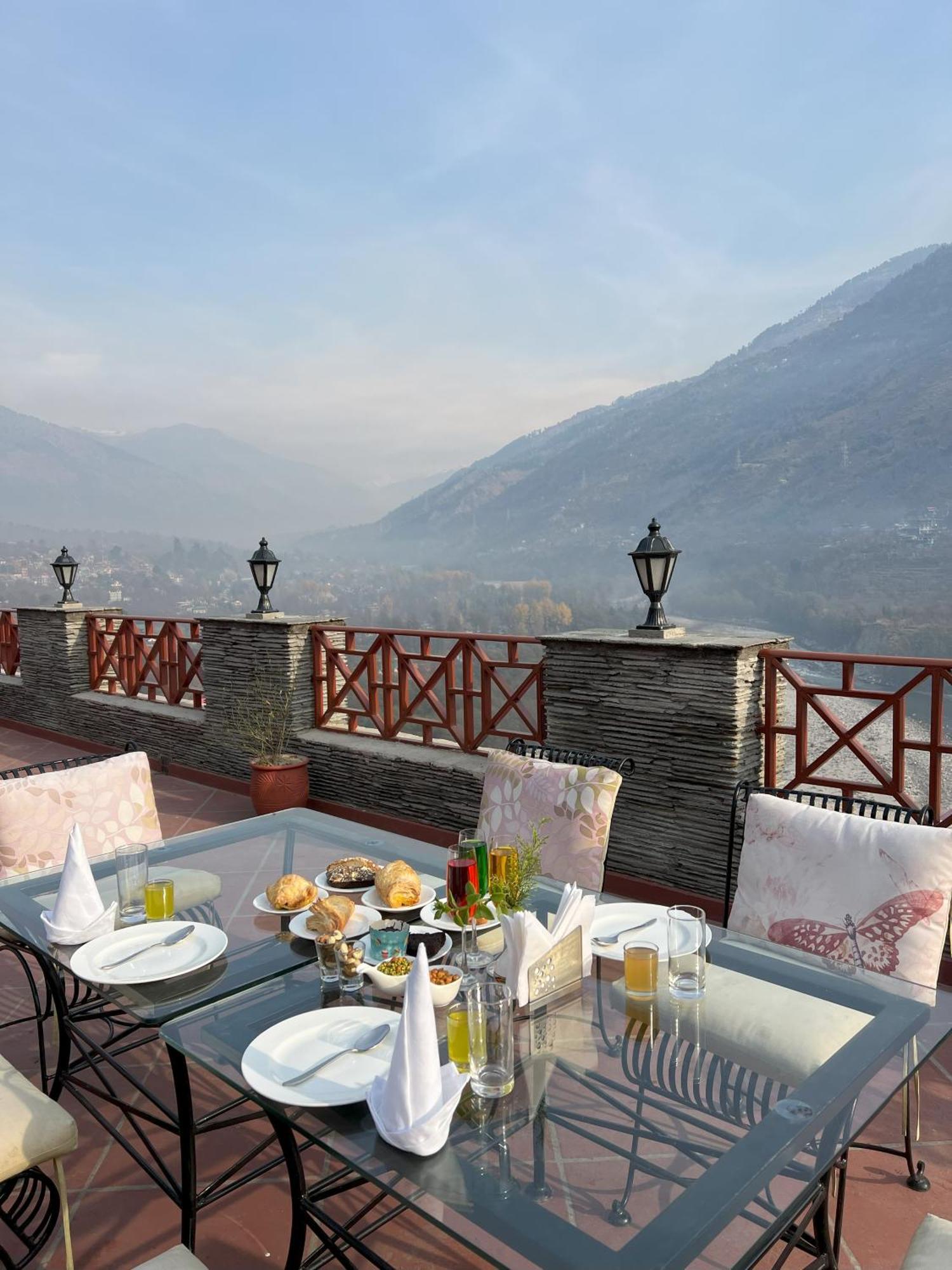 Regenta Inn By Riverside Manali Kültér fotó