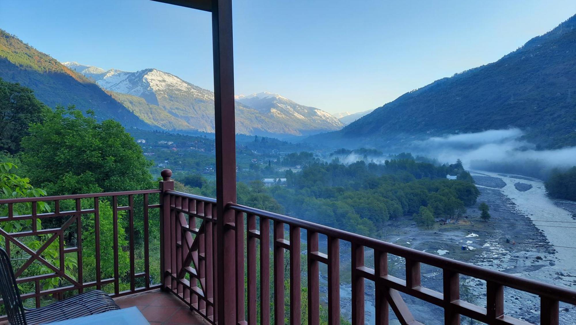 Regenta Inn By Riverside Manali Kültér fotó